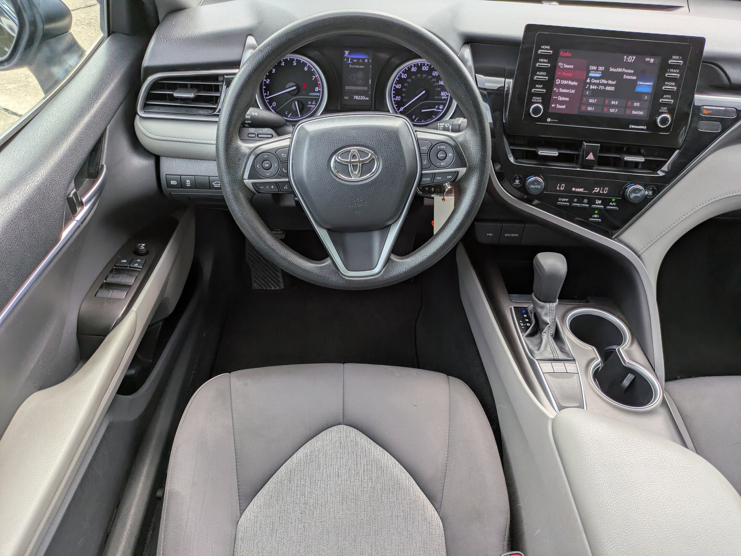2022 Toyota Camry LE photo 2
