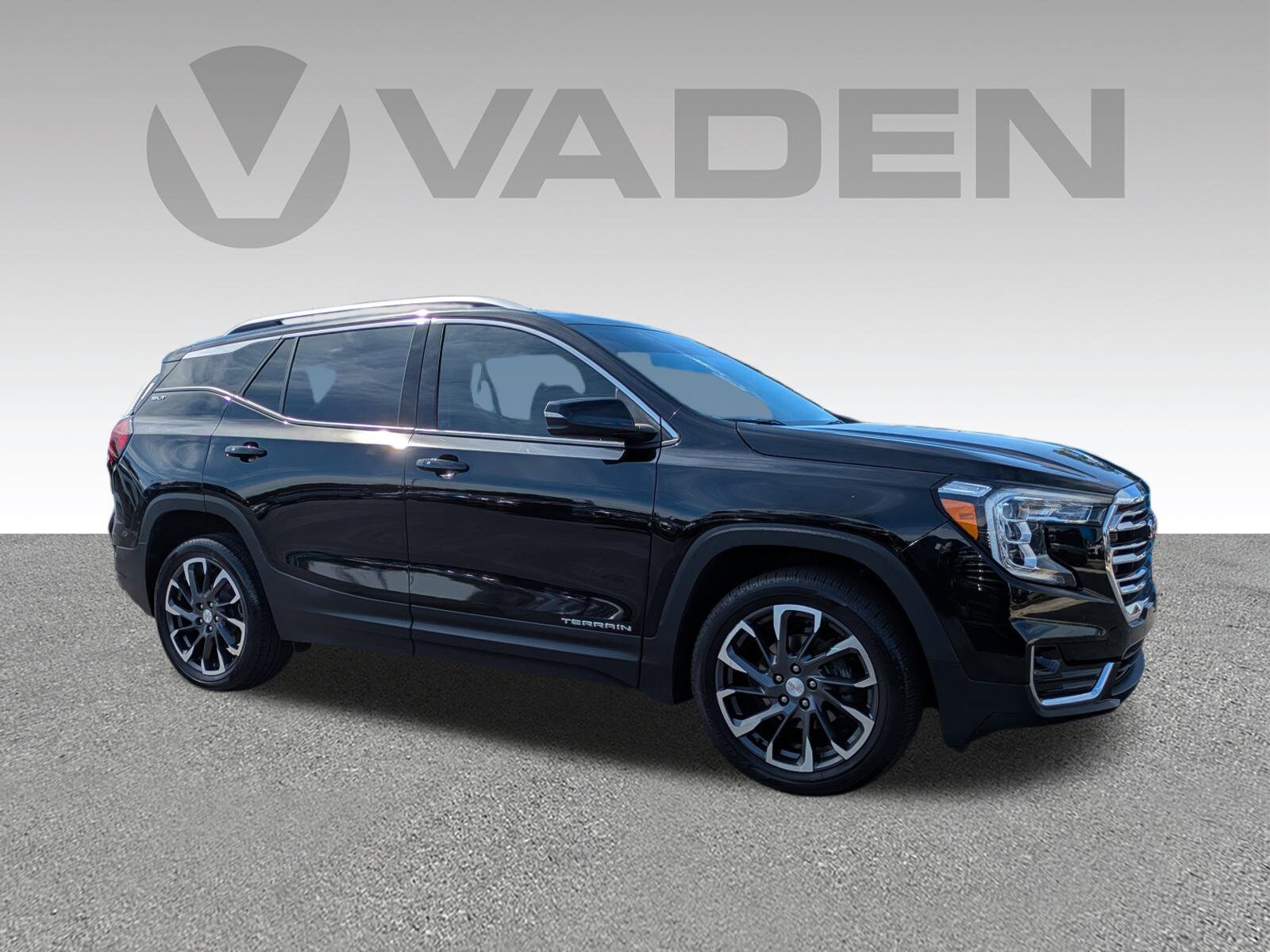 2024 Gmc Terrain SLT photo 2