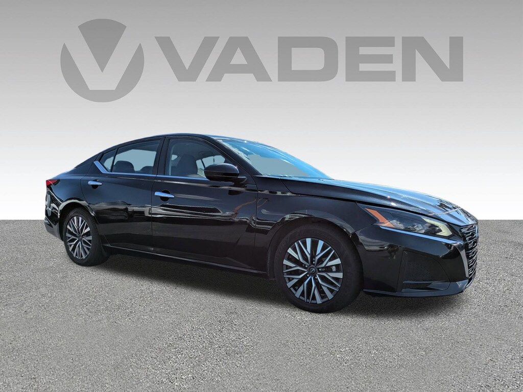Used 2023 Nissan Altima 2.5 SV Sedan