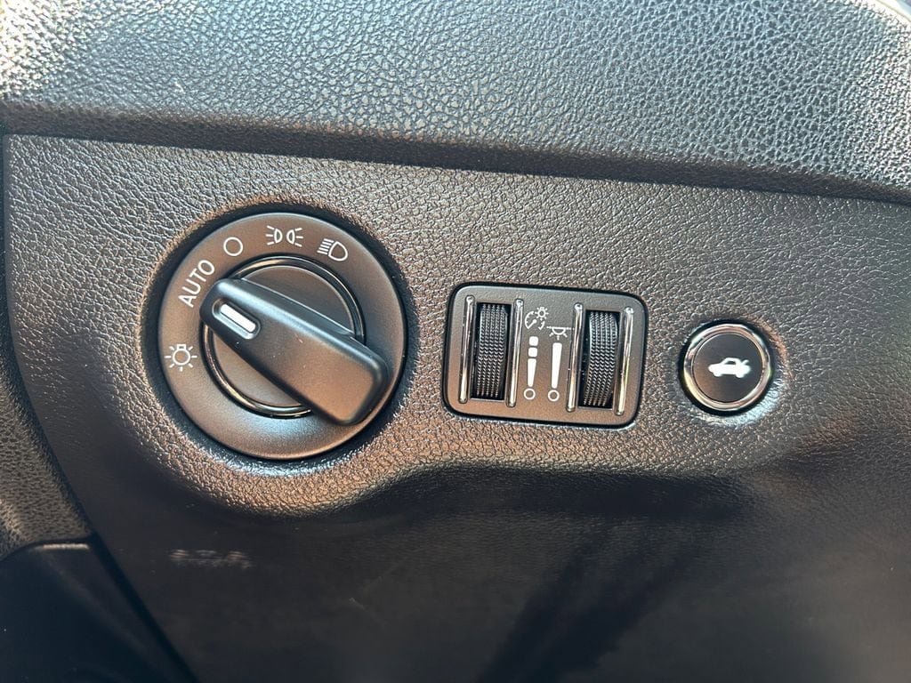 2022 Dodge Charger SXT photo 2
