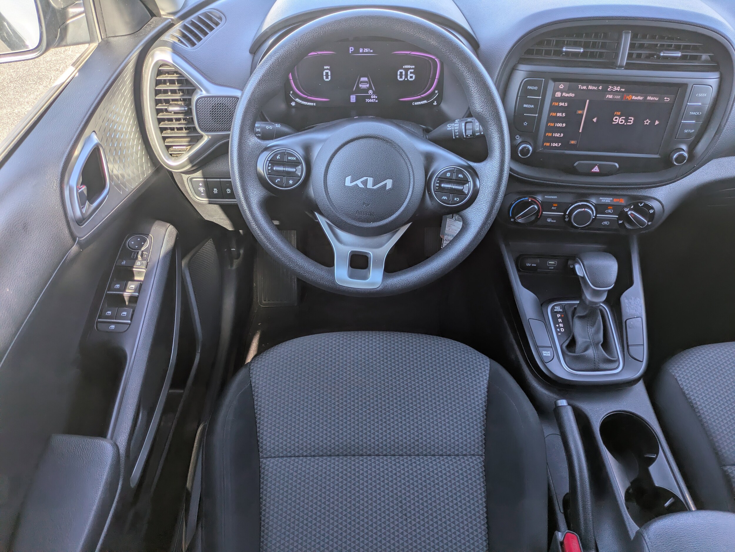 2023 Kia Soul LX photo 4