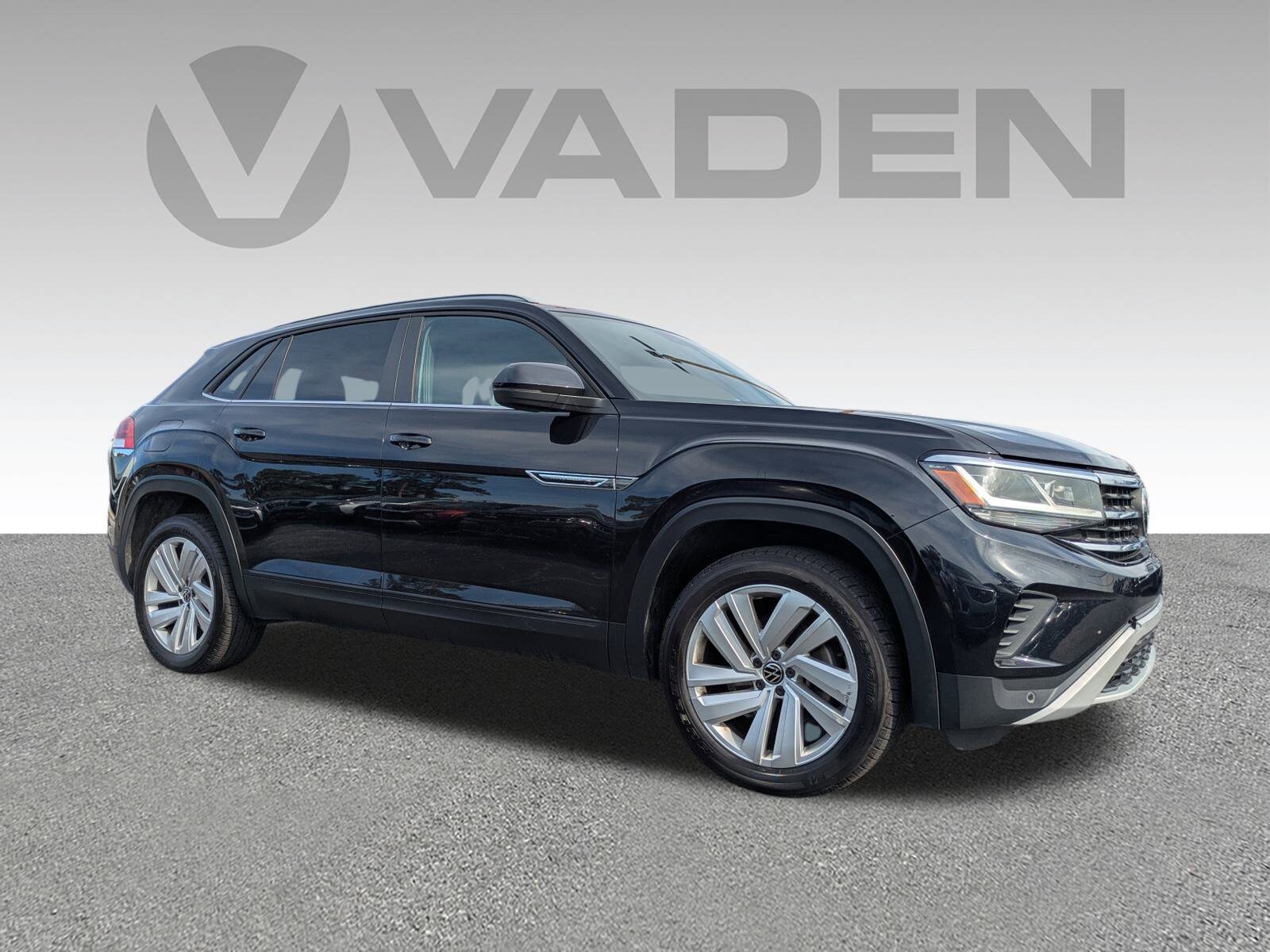 2020 Volkswagen Atlas Cross Sport SE Technology photo 2