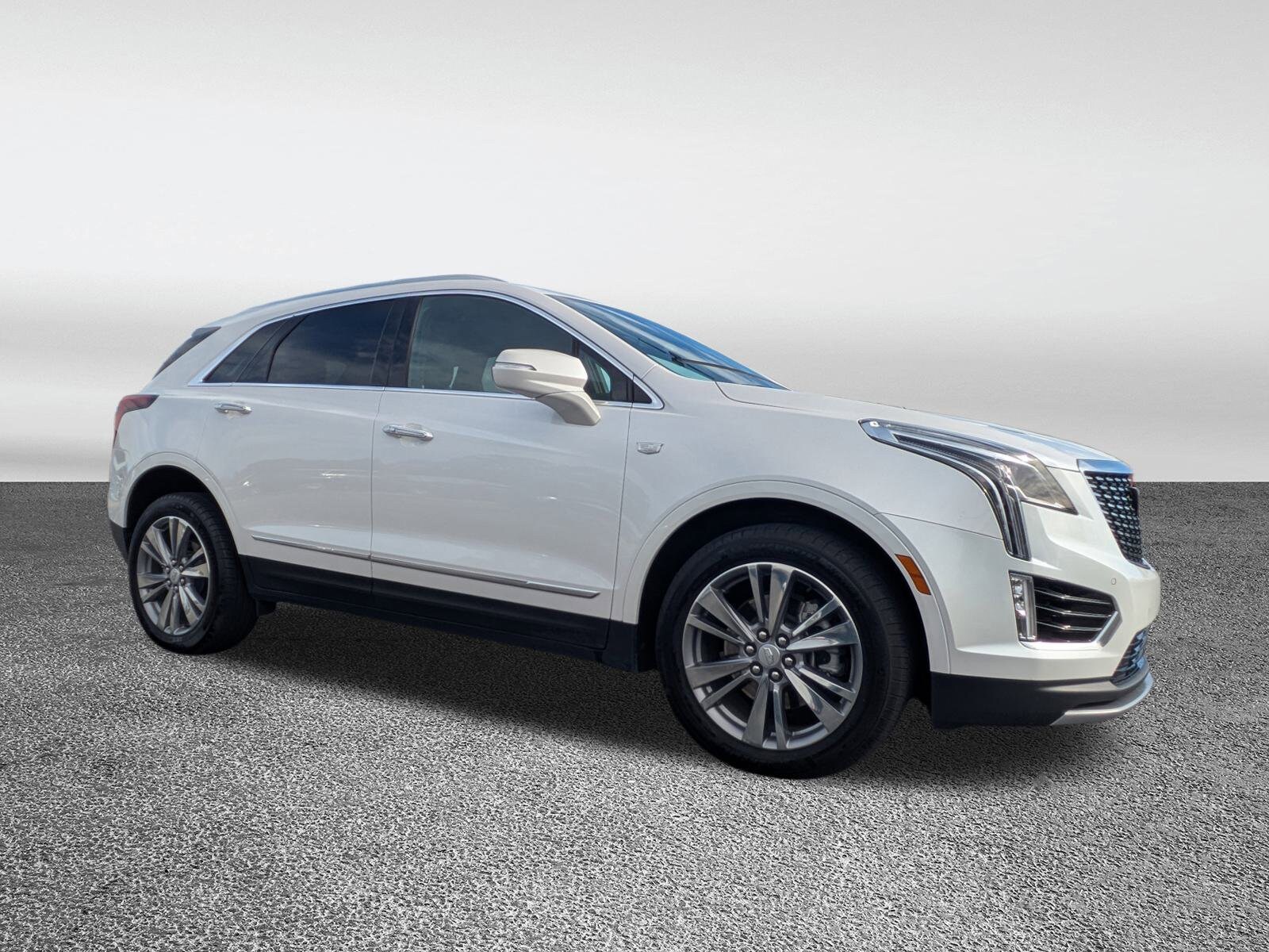 2025 Cadillac XT5 Premium Luxury photo 2