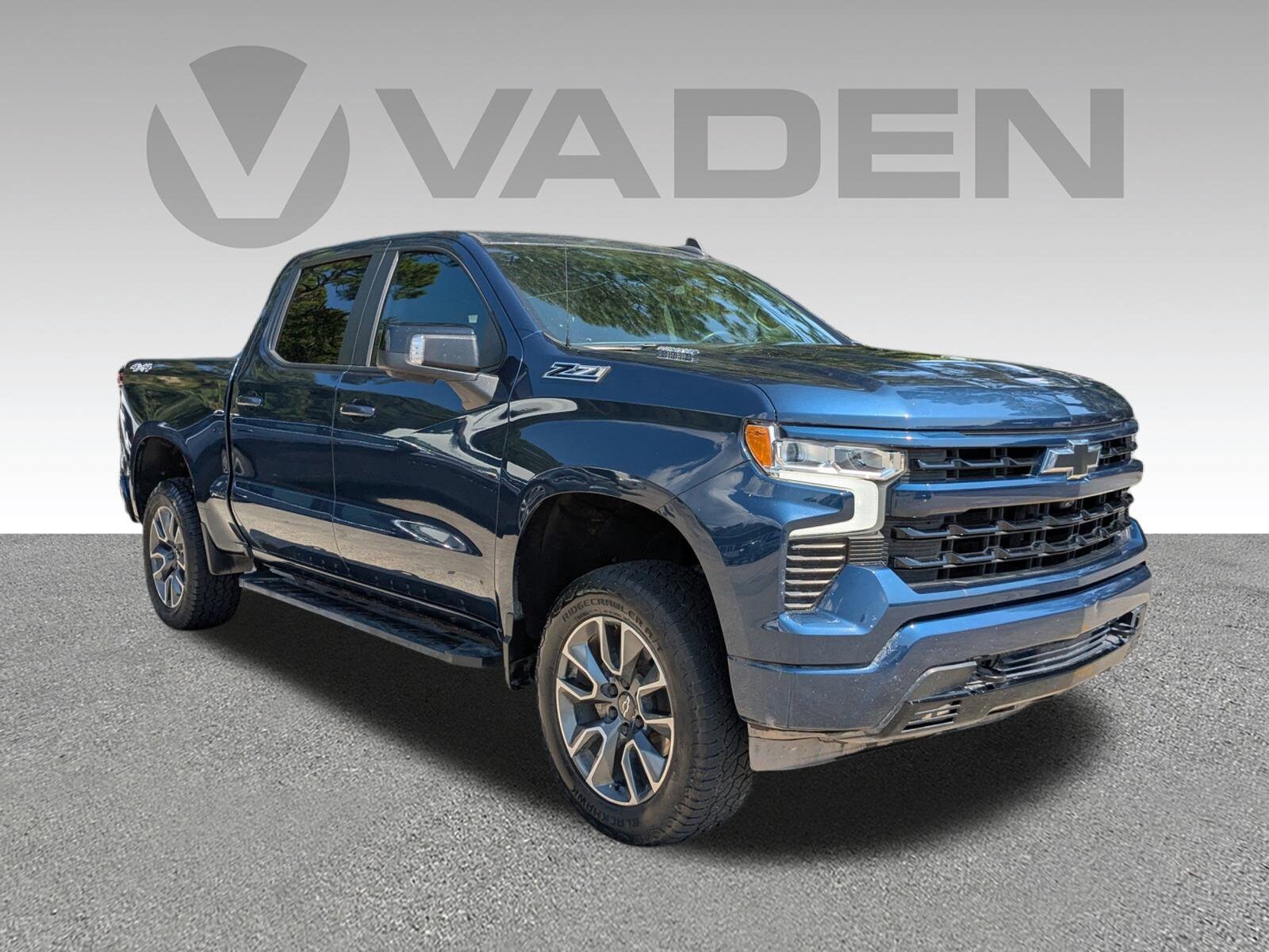 2023 Chevrolet Silverado 1500 RST photo 2