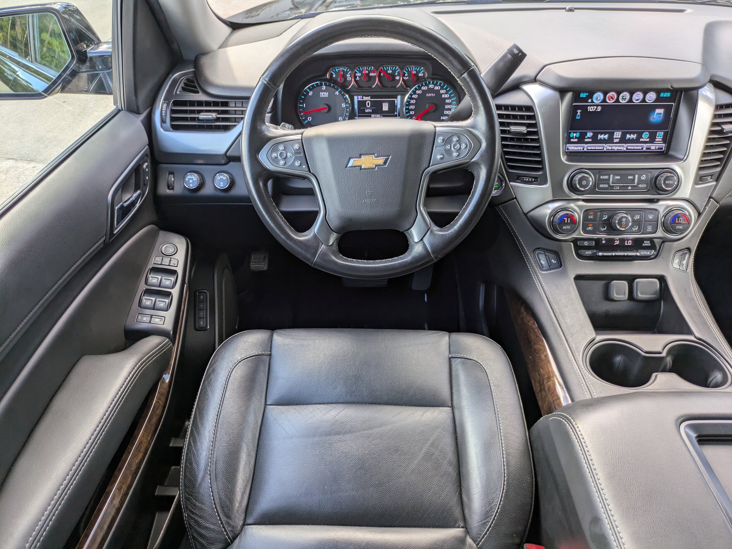 2020 Chevrolet Tahoe LT photo 2