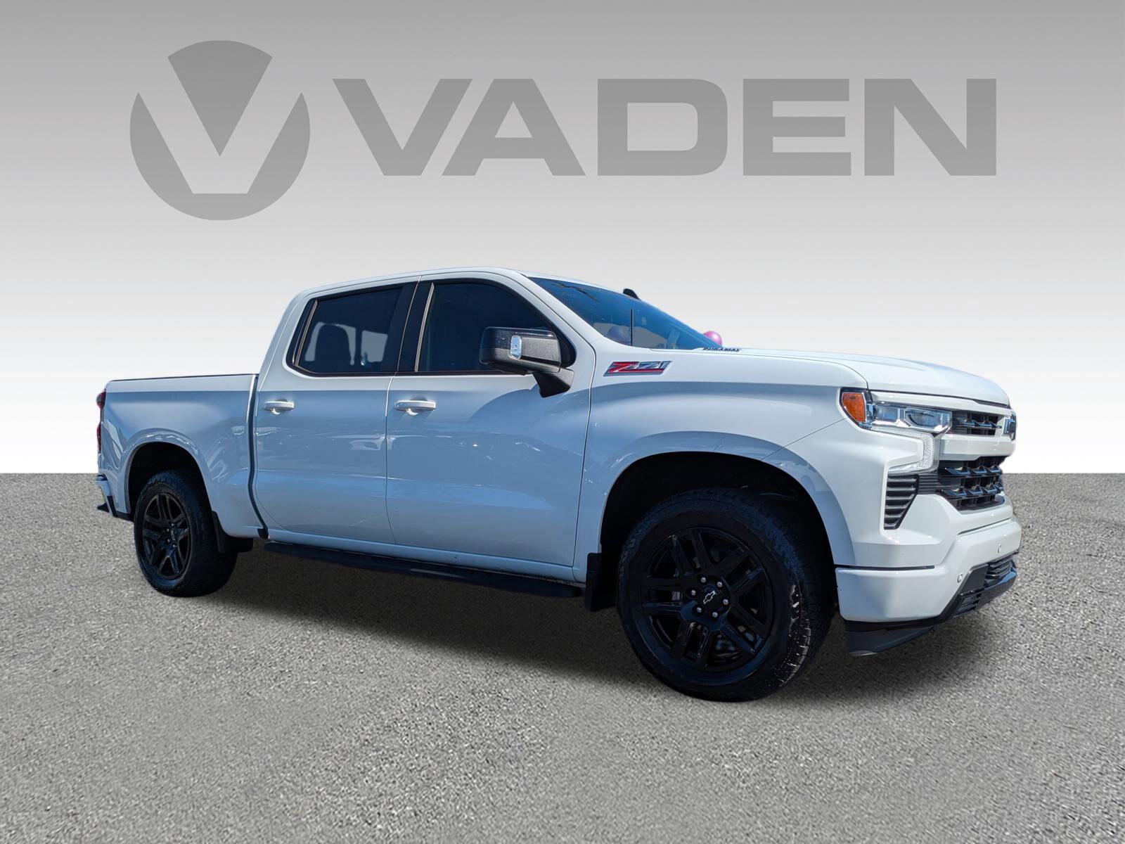 2025 Chevrolet Silverado 1500 RST photo 2