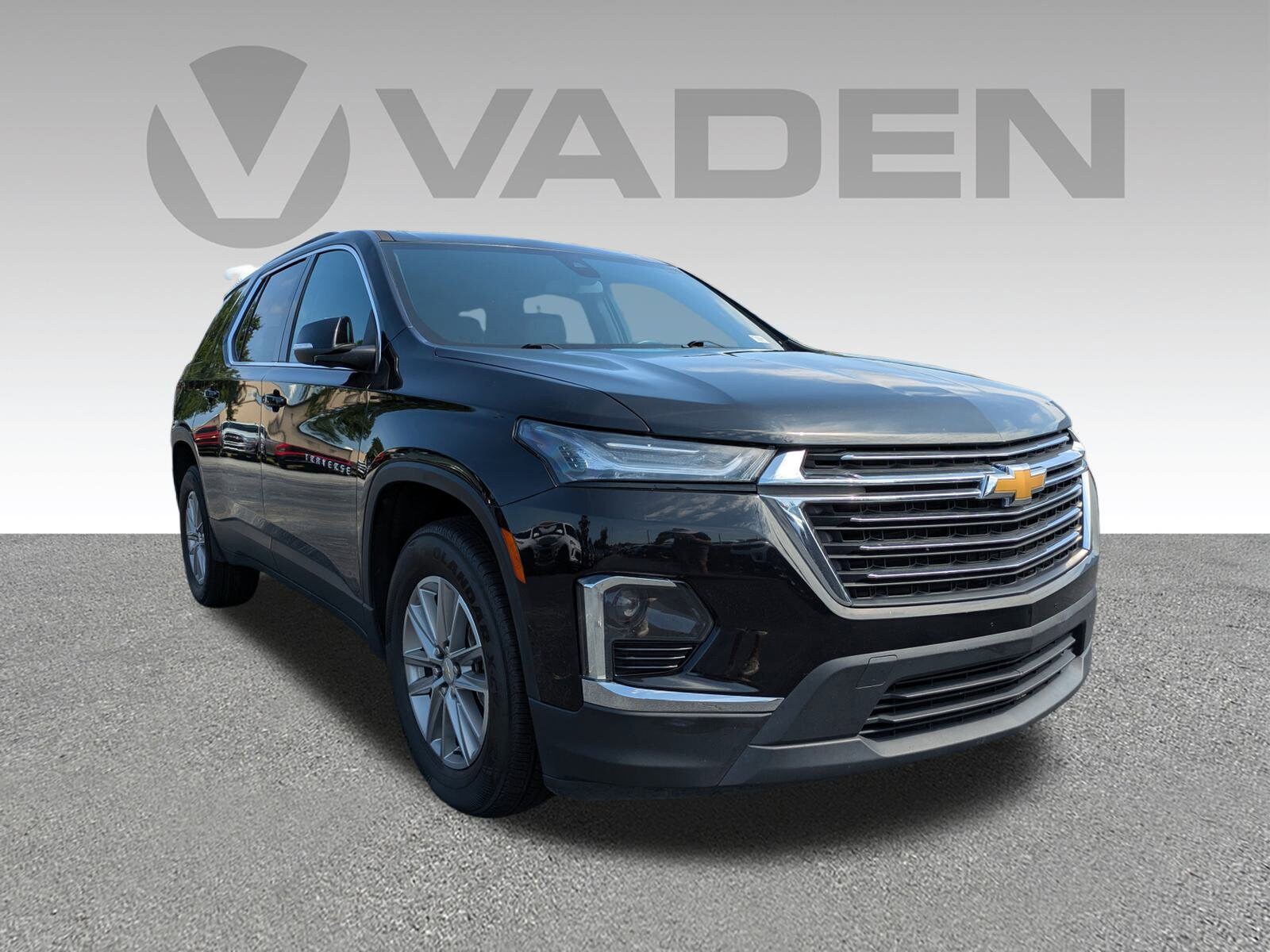 2022 Chevrolet Traverse Leather photo 2