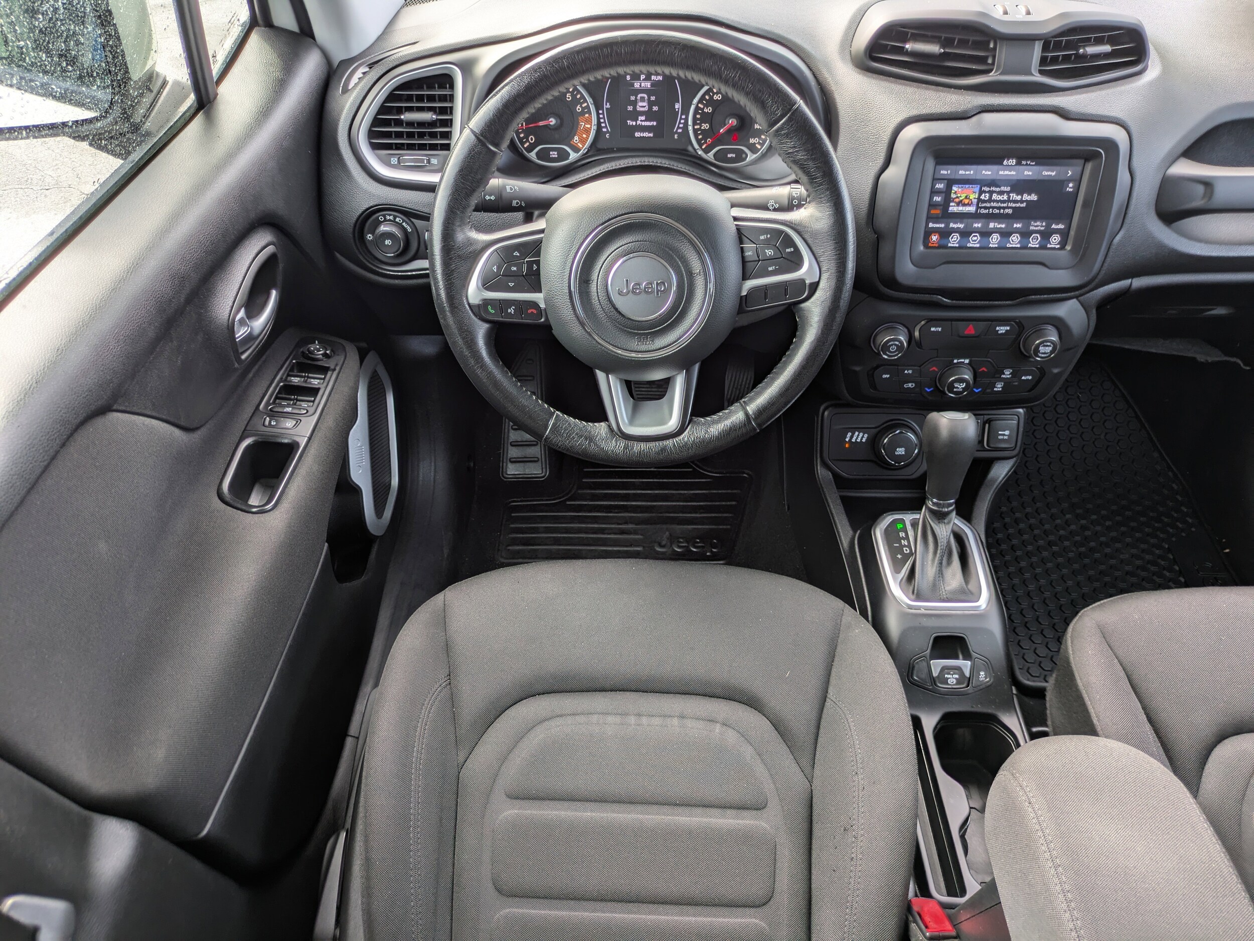 2019 Jeep Renegade Latitude photo 3