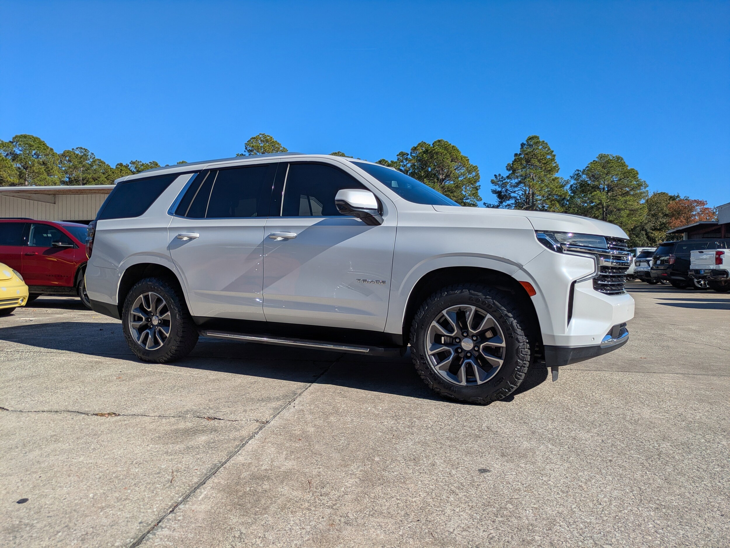 2021 Chevrolet Tahoe LT photo 2