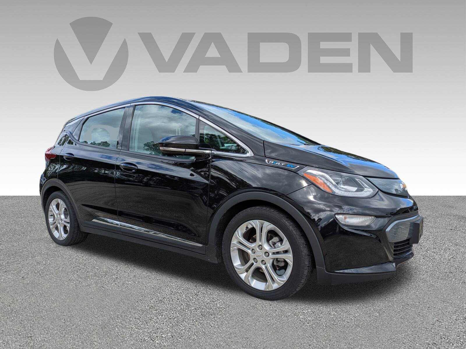 2018 Chevrolet Bolt EV photo 2