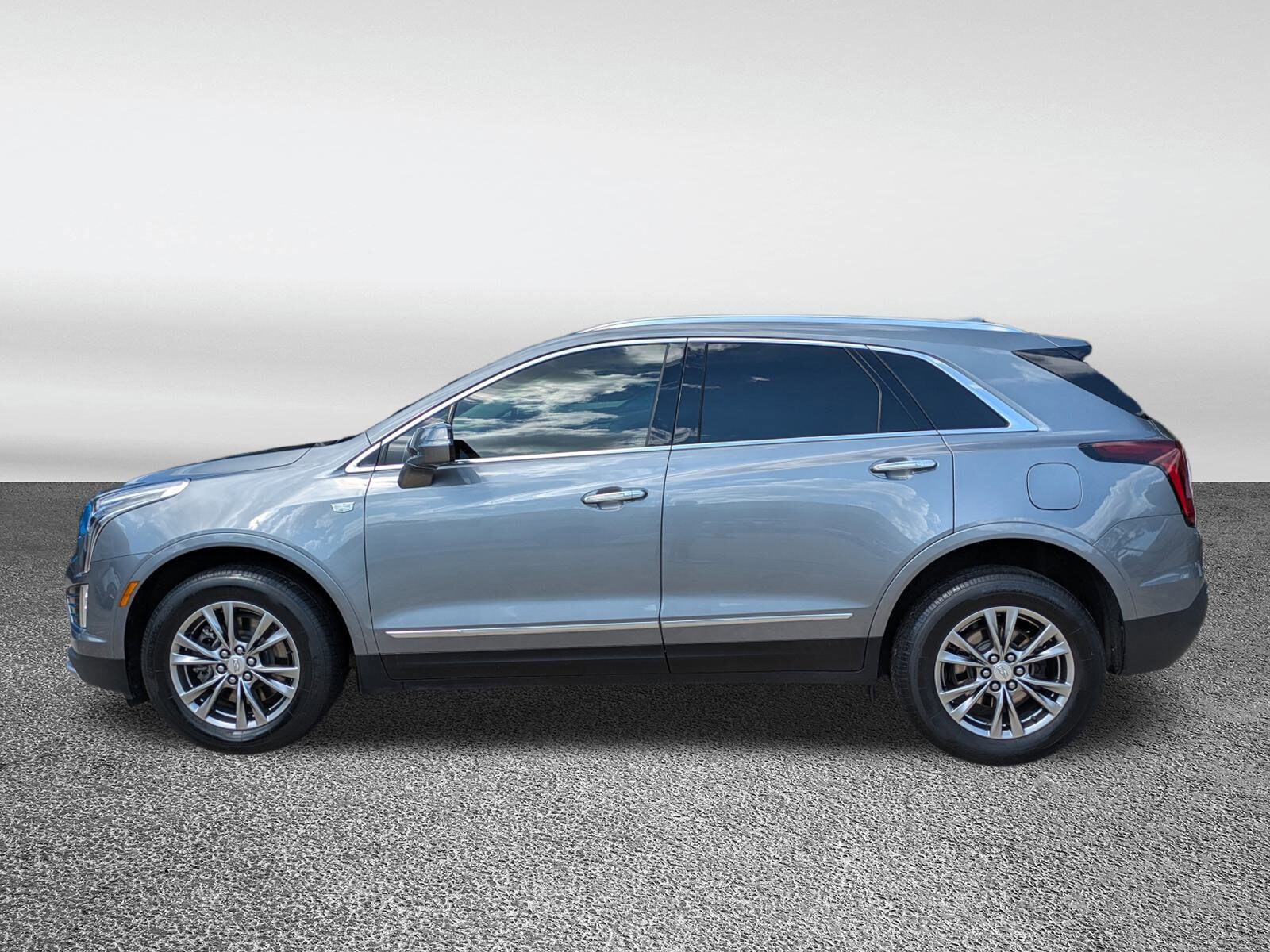 2021 Cadillac XT5 Premium Luxury photo 2