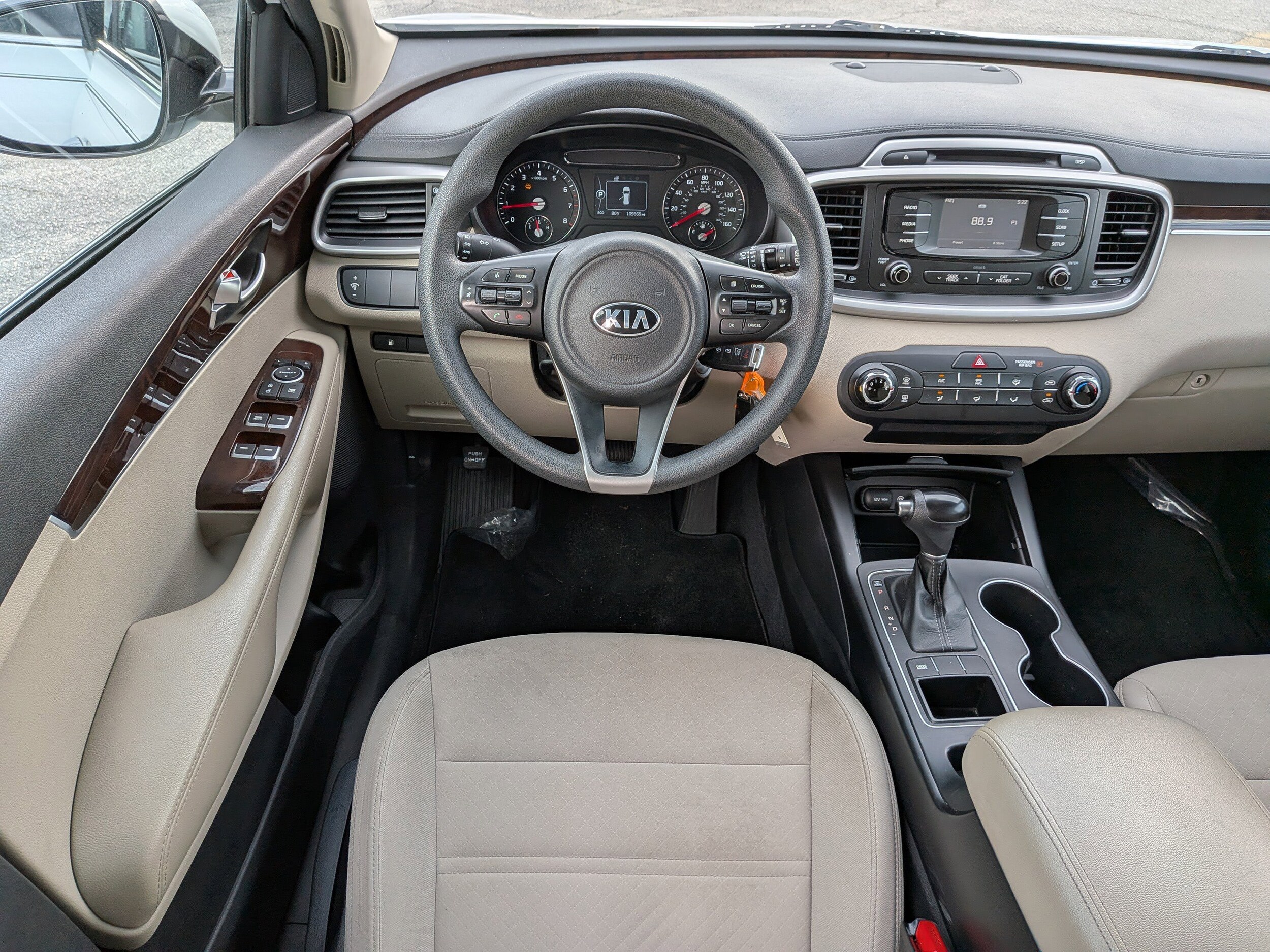 2017 Kia Sorento LX photo 4