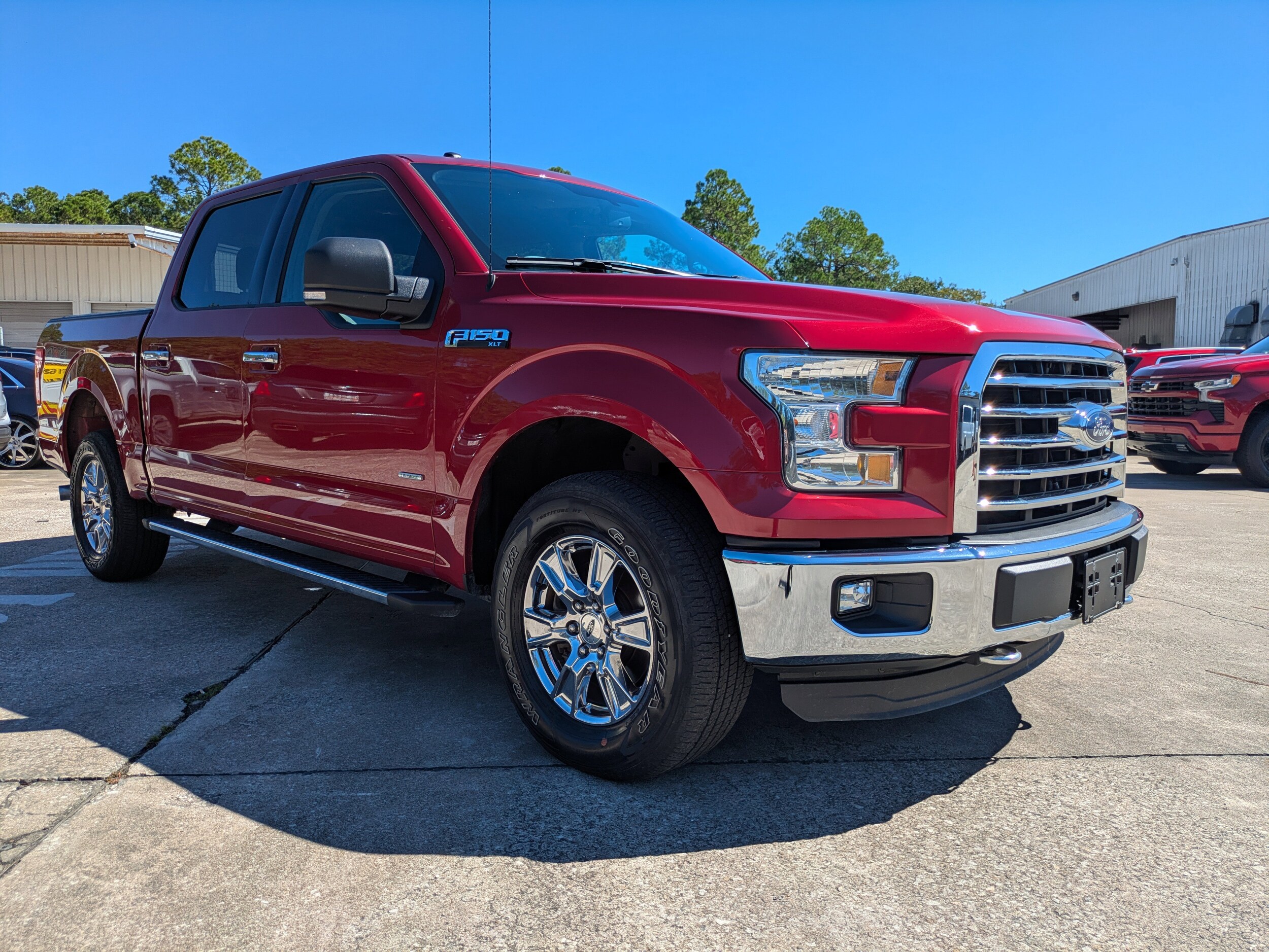 2015 Ford F-150 XLT photo 2