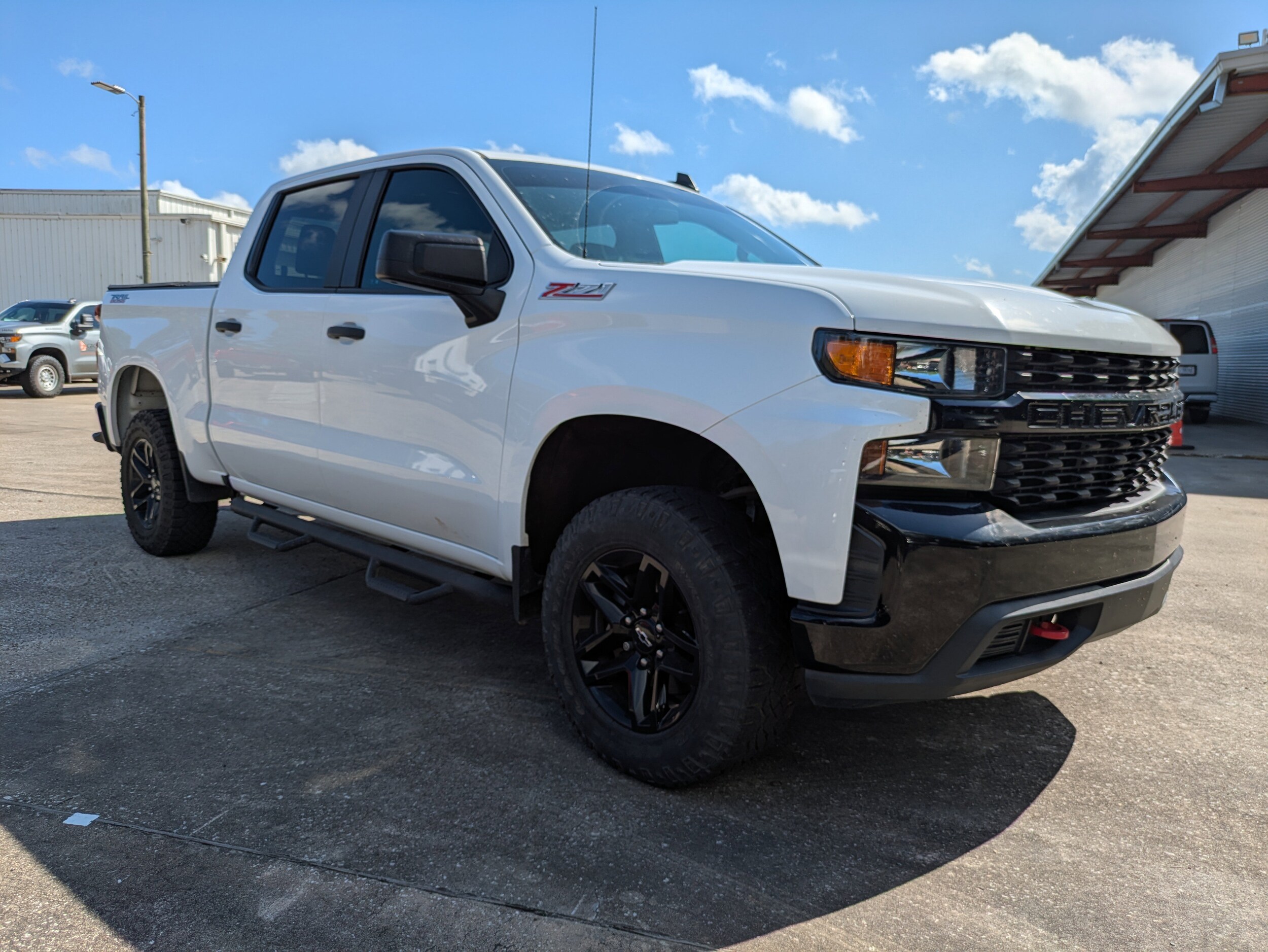 2020 Chevrolet Silverado 1500 Custom Trail Boss photo 2