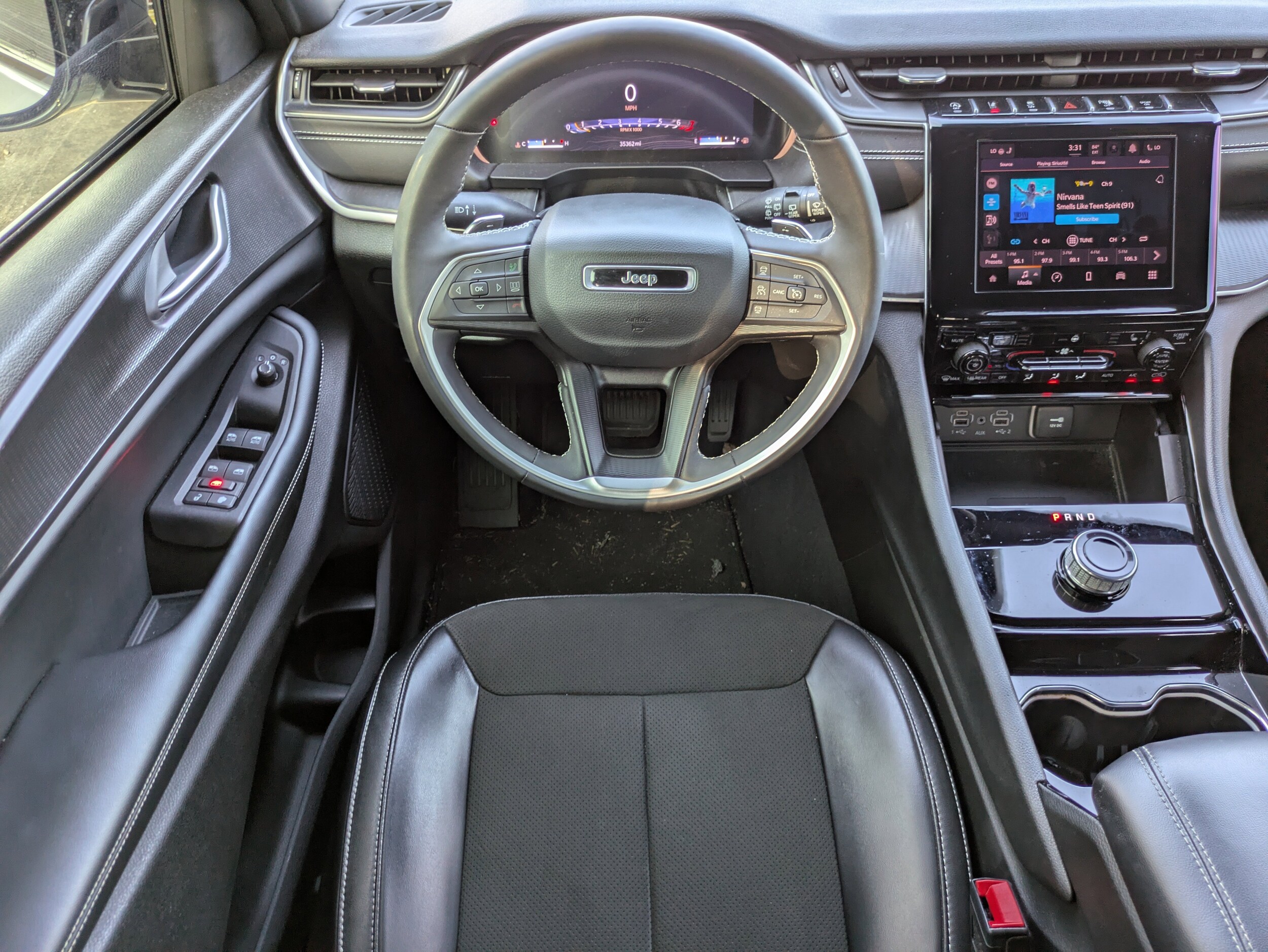 2023 Jeep Grand Cherokee Altitude photo 3