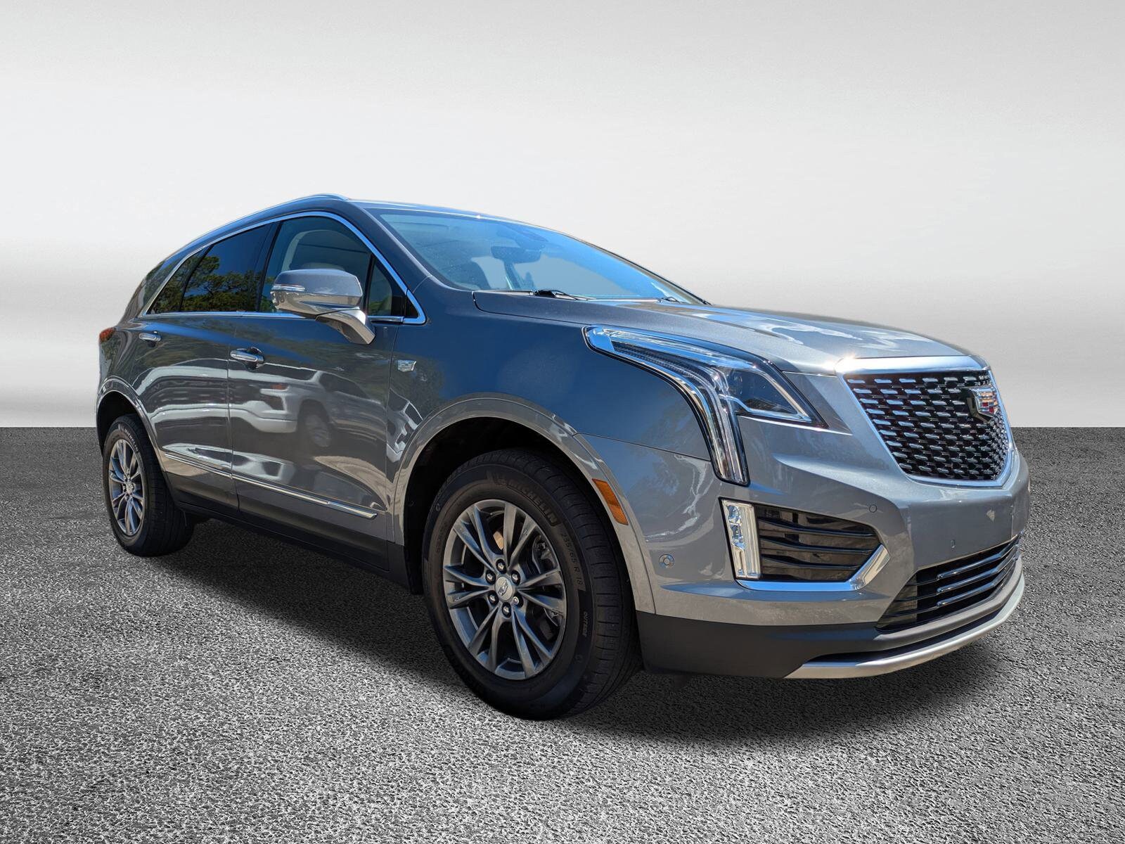 2022 Cadillac XT5 Premium Luxury photo 2