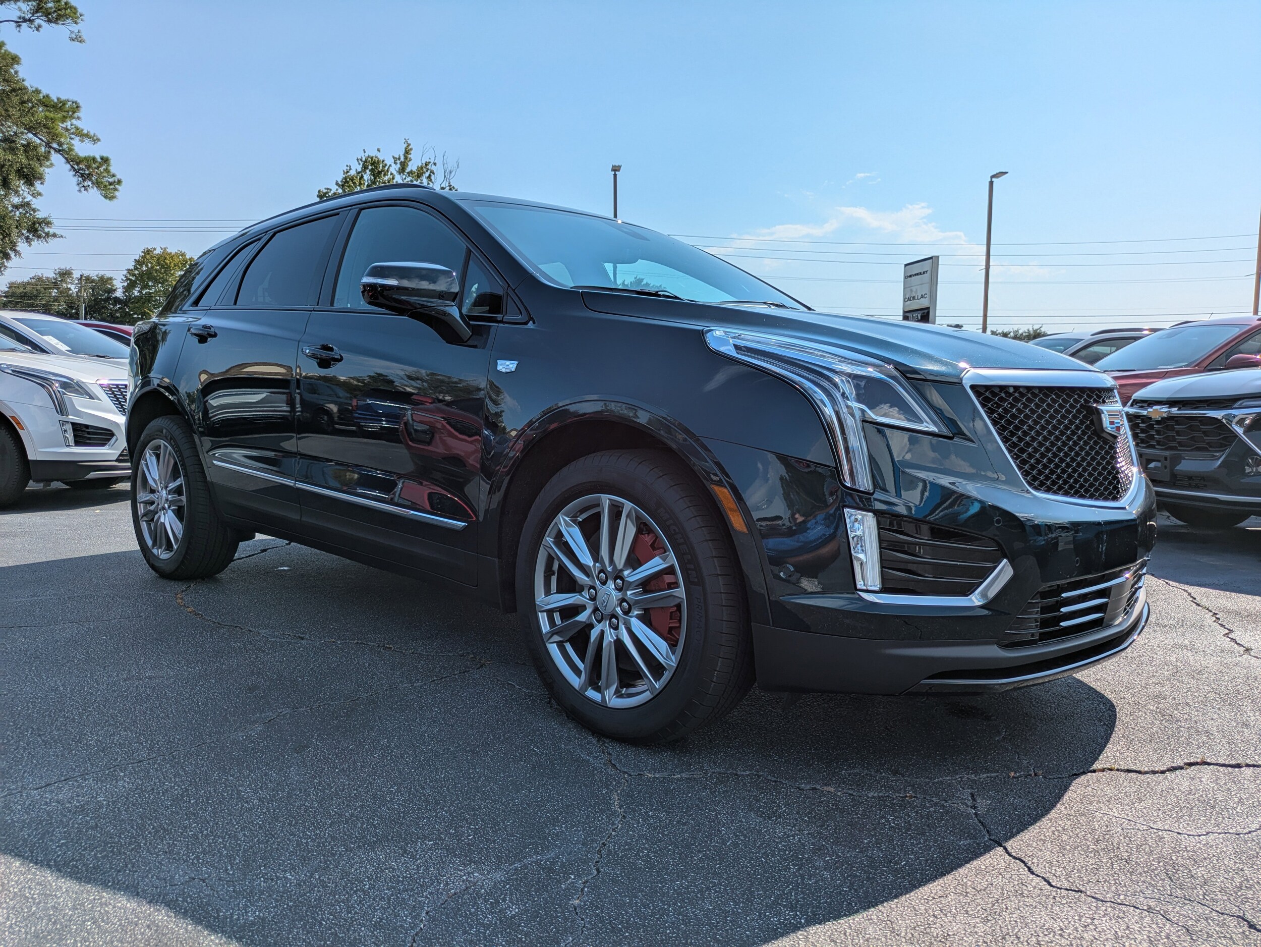 2025 Cadillac XT5 Sport photo 2