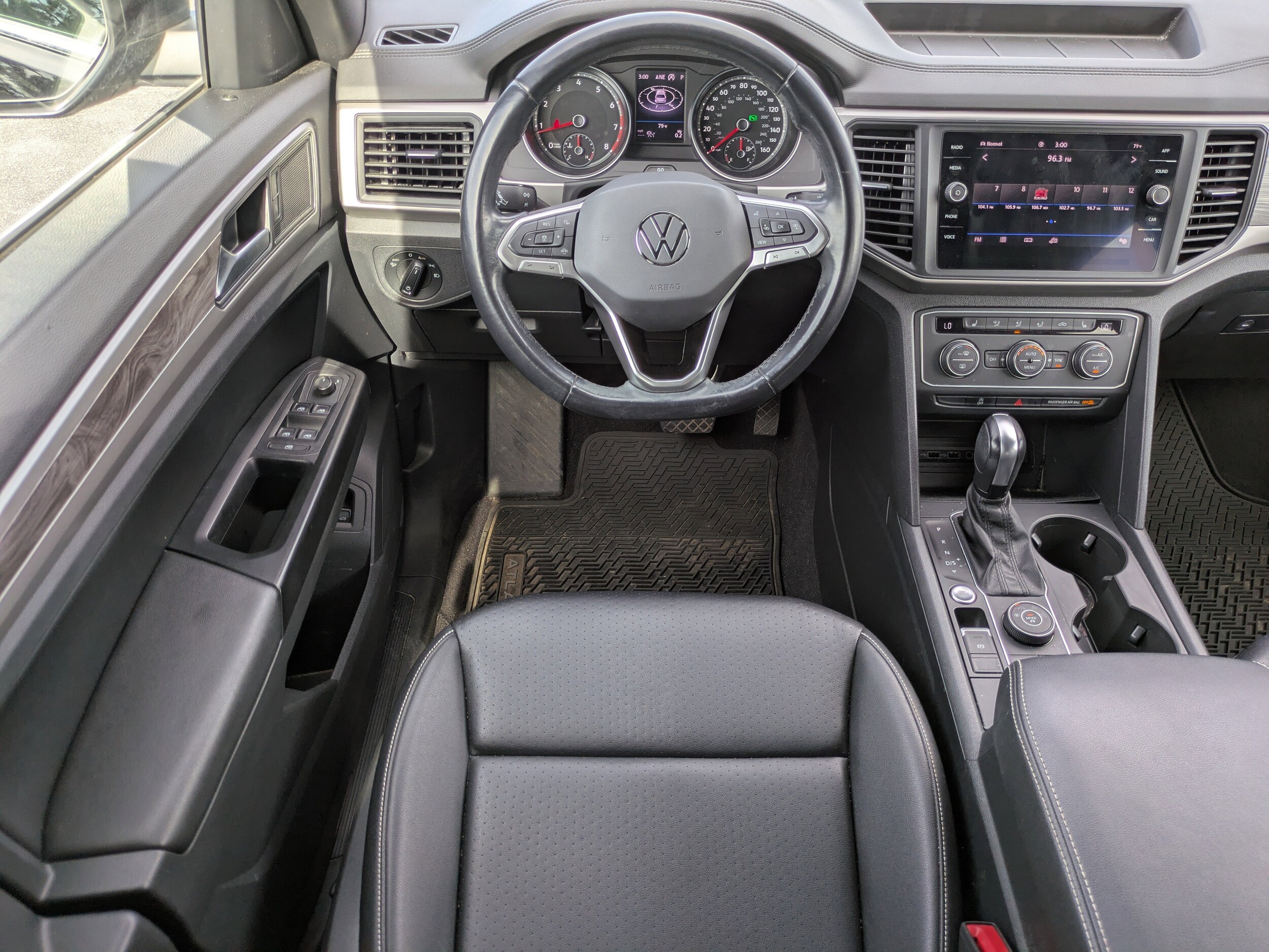 2020 Volkswagen Atlas Cross Sport SE Technology photo 4