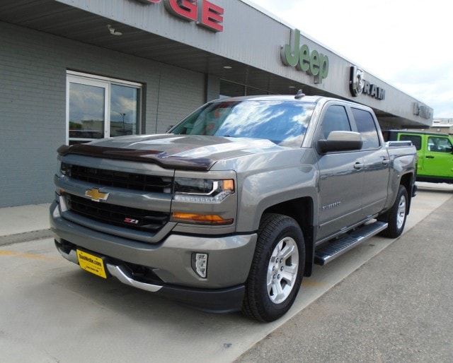 Used 2017 Chevrolet Silverado 1500 LT with VIN 3GCUKREC5HG251834 for sale in Sauk Centre, Minnesota