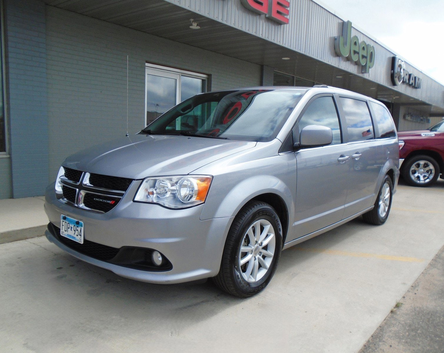 Used 2019 Dodge Grand Caravan SXT with VIN 2C4RDGCG1KR716542 for sale in Sauk Centre, MN