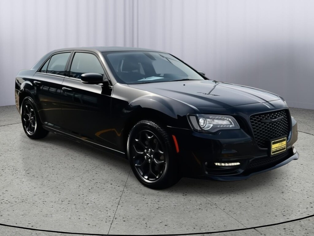 Used 2023 Chrysler 300 Touring L
