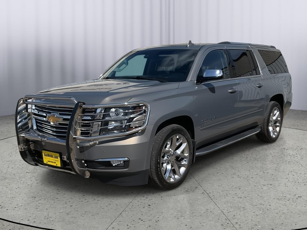 Used 2018 Chevrolet Suburban Premier with VIN 1GNSKJKC6JR303871 for sale in Sauk Centre, Minnesota