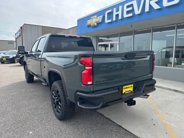 2025 Chevrolet Silverado 3500HD LT photo 4