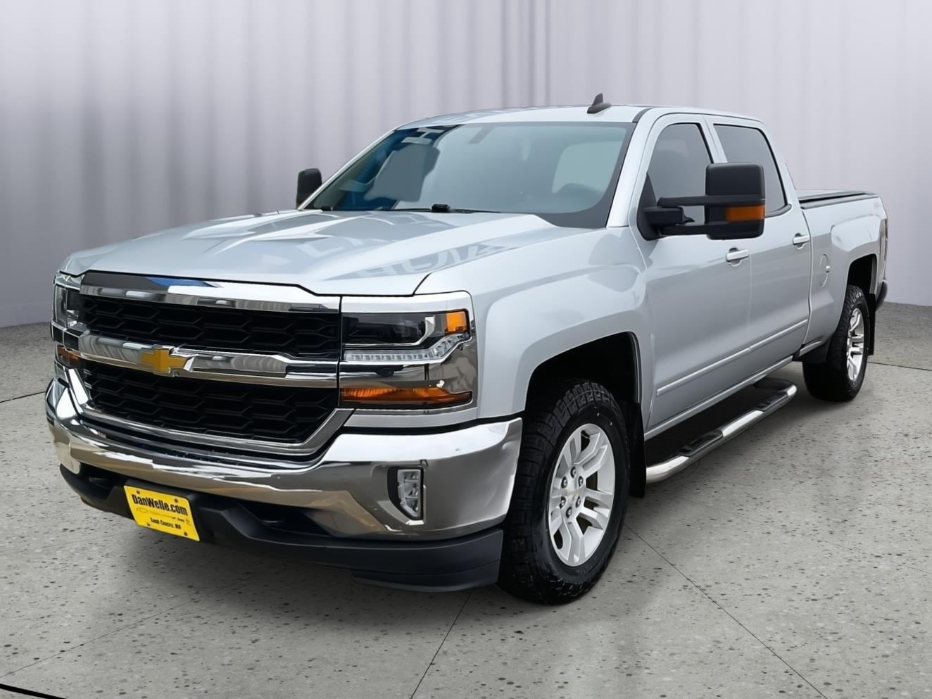 Used 2017 Chevrolet Silverado 1500 LT with VIN 3GCUKREC5HG502495 for sale in Sauk Centre, Minnesota