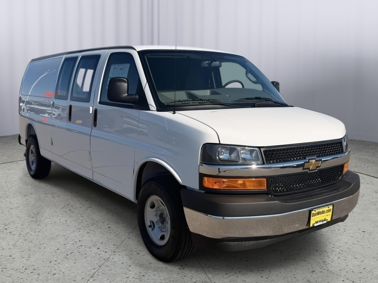 2026 Chevrolet Express Cargo Work Van - Photo 7