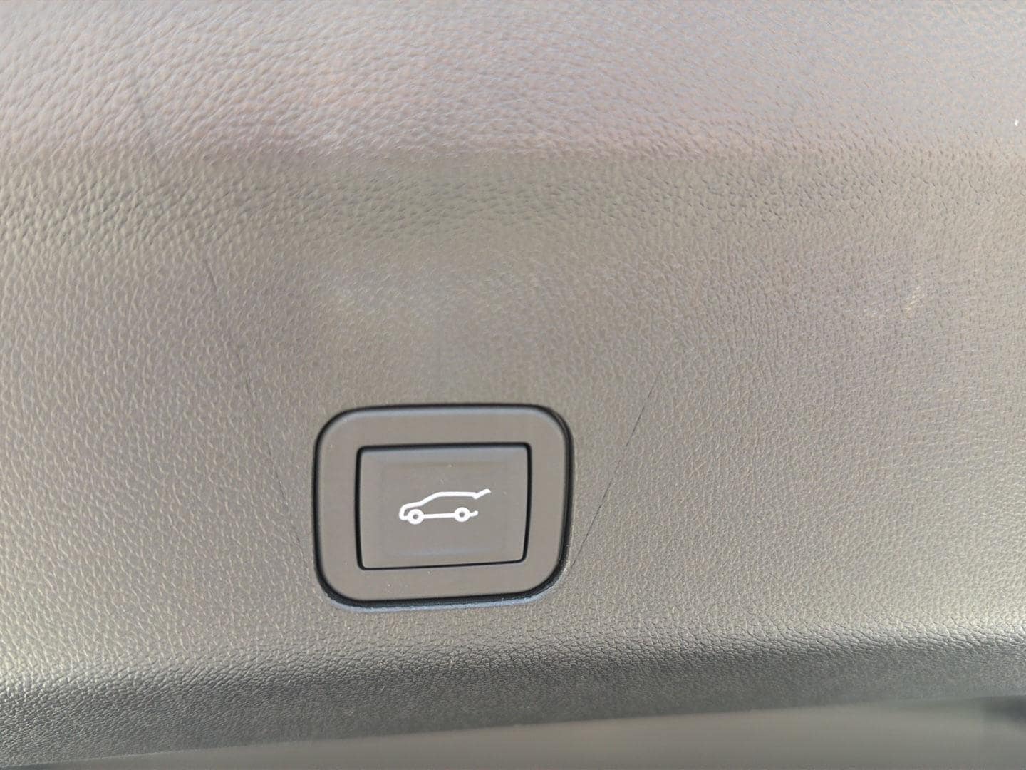 2026 Chevrolet Suburban High Country - Photo 11