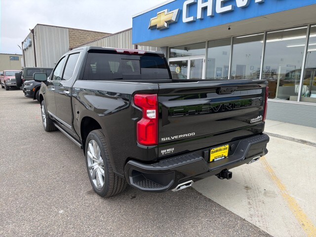 2026 Chevrolet Silverado 1500 High Country photo 4
