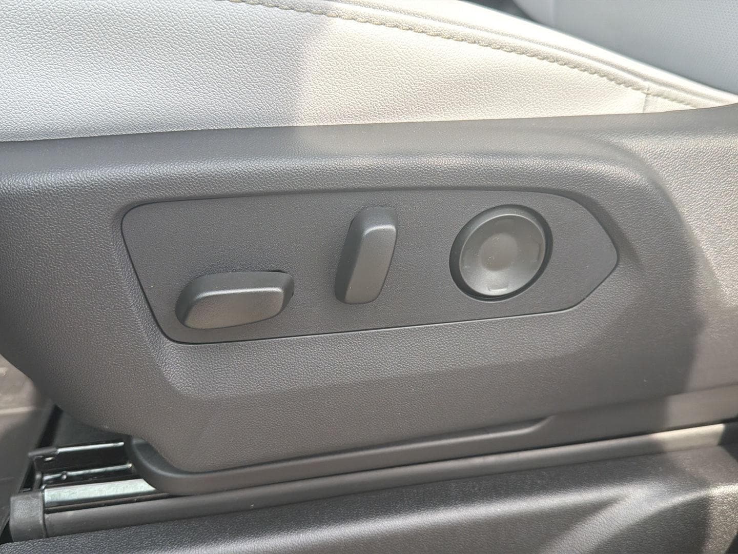 2026 Chevrolet Tahoe Premier - Photo 18