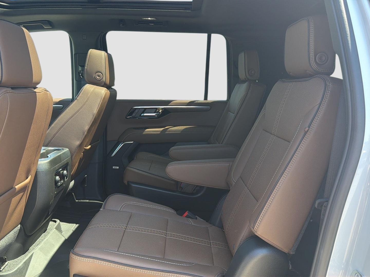 2026 Chevrolet Suburban High Country - Photo 14