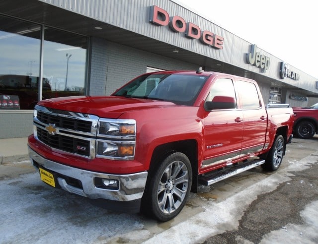 Used 2015 Chevrolet Silverado 1500 LT with VIN 3GCUKREC0FG268716 for sale in Sauk Centre, Minnesota