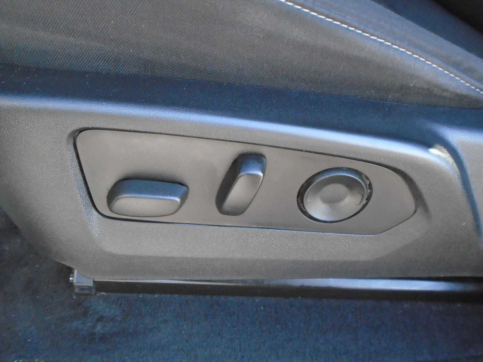 2023 Chevrolet Colorado LT - Photo 23