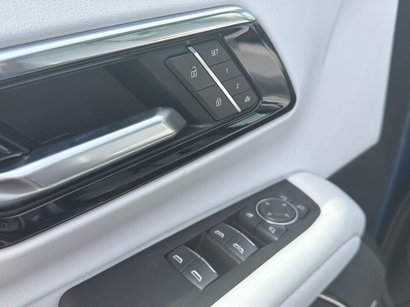 2026 Chevrolet Tahoe Premier - Photo 19