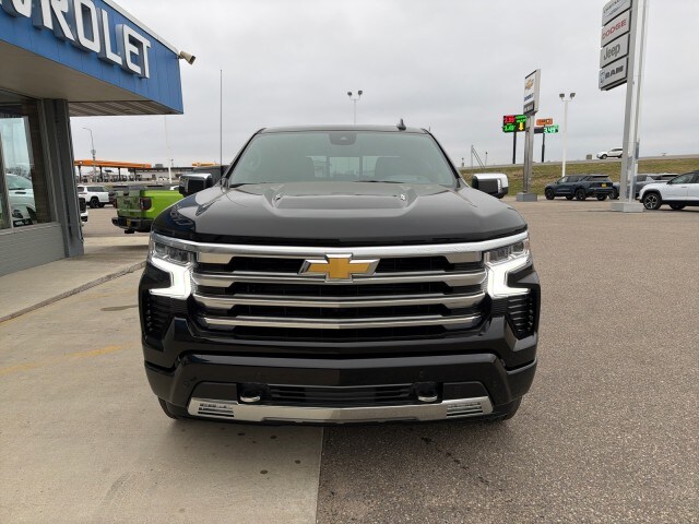 2026 Chevrolet Silverado 1500 High Country photo 2