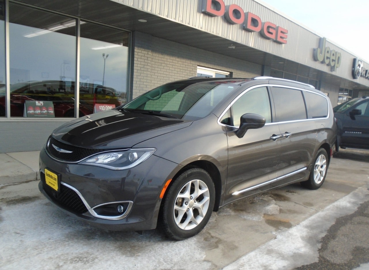 Used 2020 Chrysler Pacifica Touring L with VIN 2C4RC1BG1LR122116 for sale in Sauk Centre, Minnesota