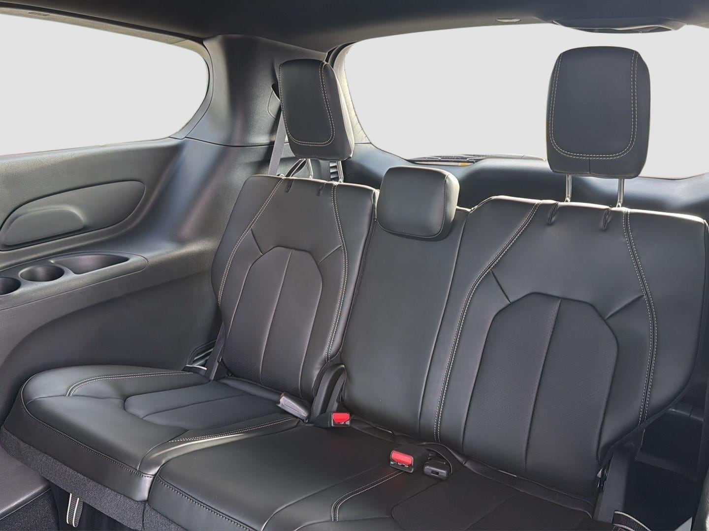 2026 Chrysler Pacifica Select - Photo 11