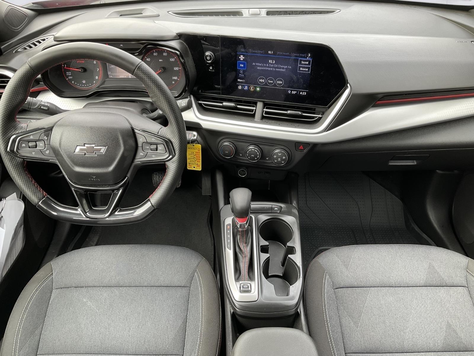 2025 Chevrolet Trax RS - Photo 12