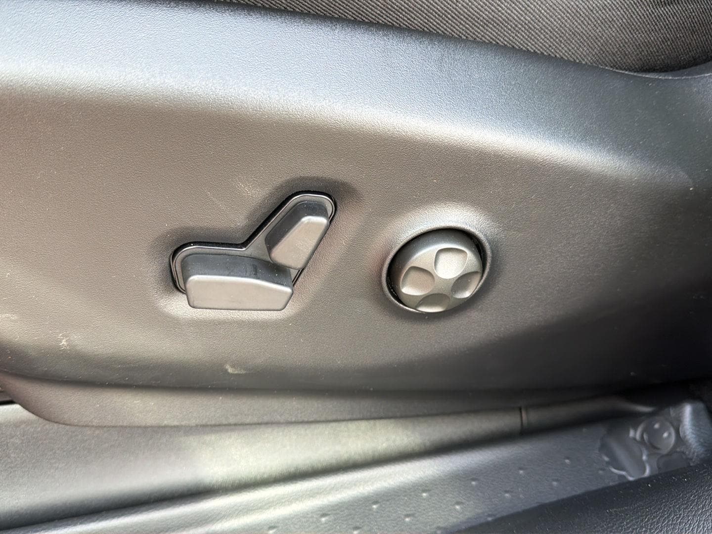 2026 Chrysler Pacifica Select - Photo 14