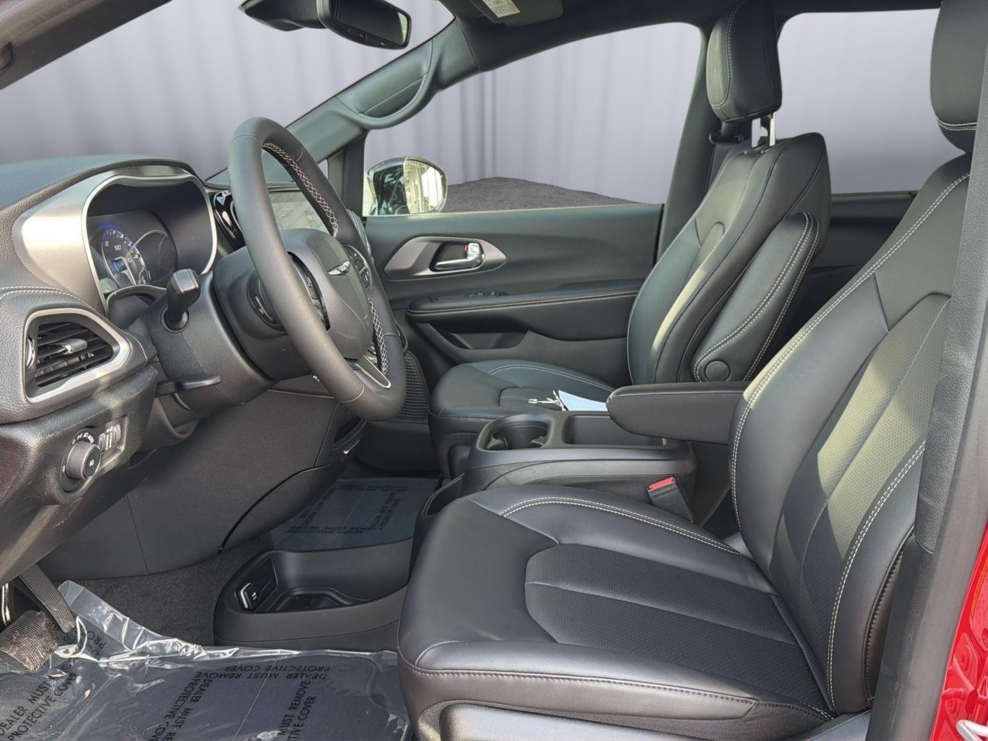 2026 Chrysler Pacifica Select - Photo 13