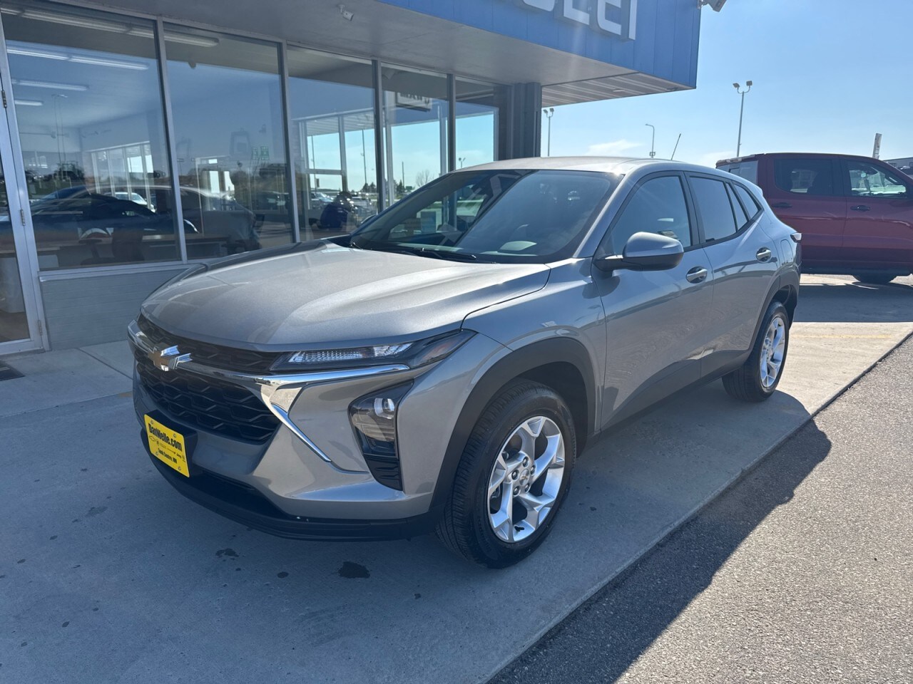 2025 Chevrolet Trax LS photo 2