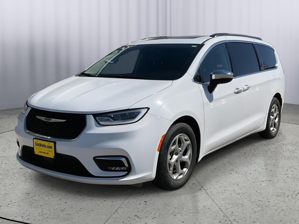 Used 2023 Chrysler Pacifica Limited Van