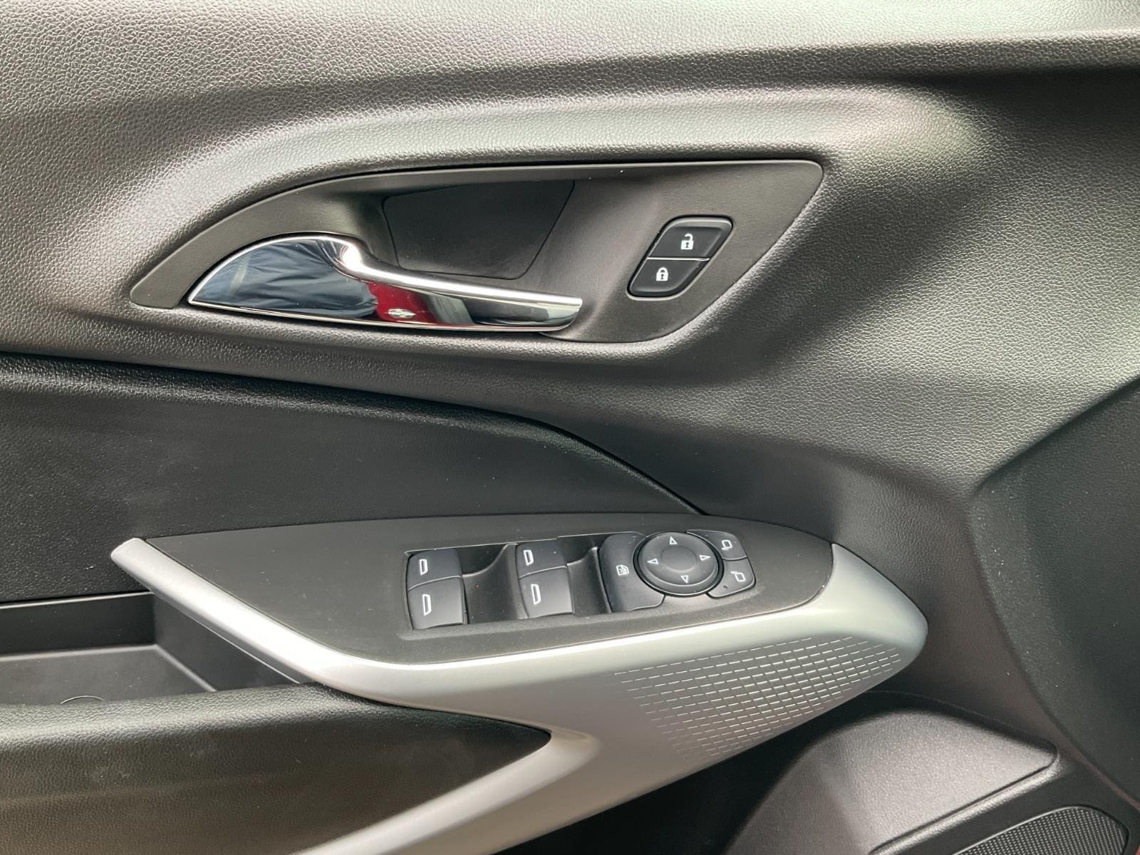 2025 Chevrolet Trax RS - Photo 21