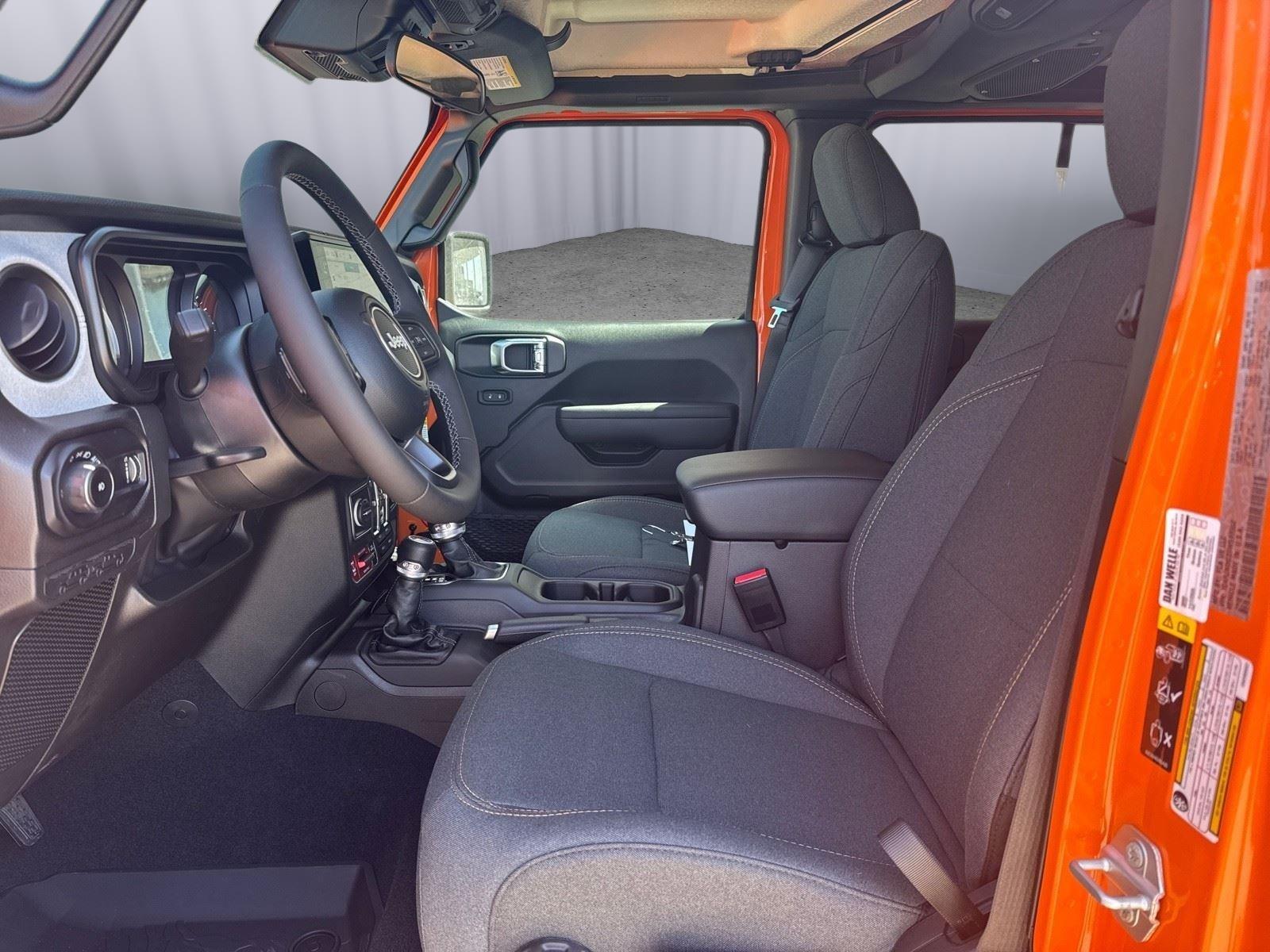 2025 Jeep Wrangler 4-Door Willys - Photo 11