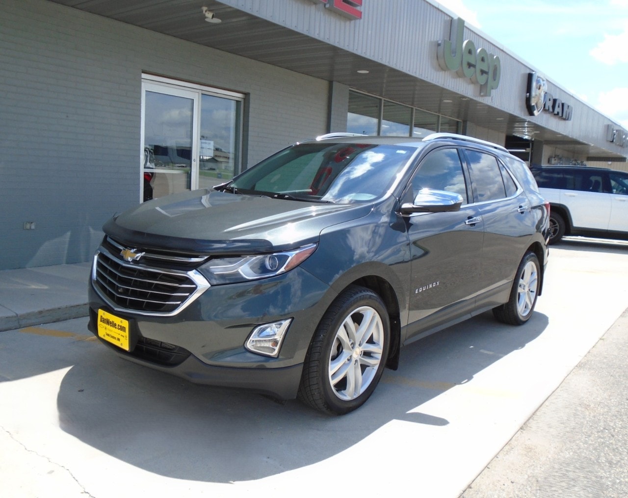 Used 2020 Chevrolet Equinox Premier with VIN 3GNAXYEX4LS664343 for sale in Sauk Centre, Minnesota