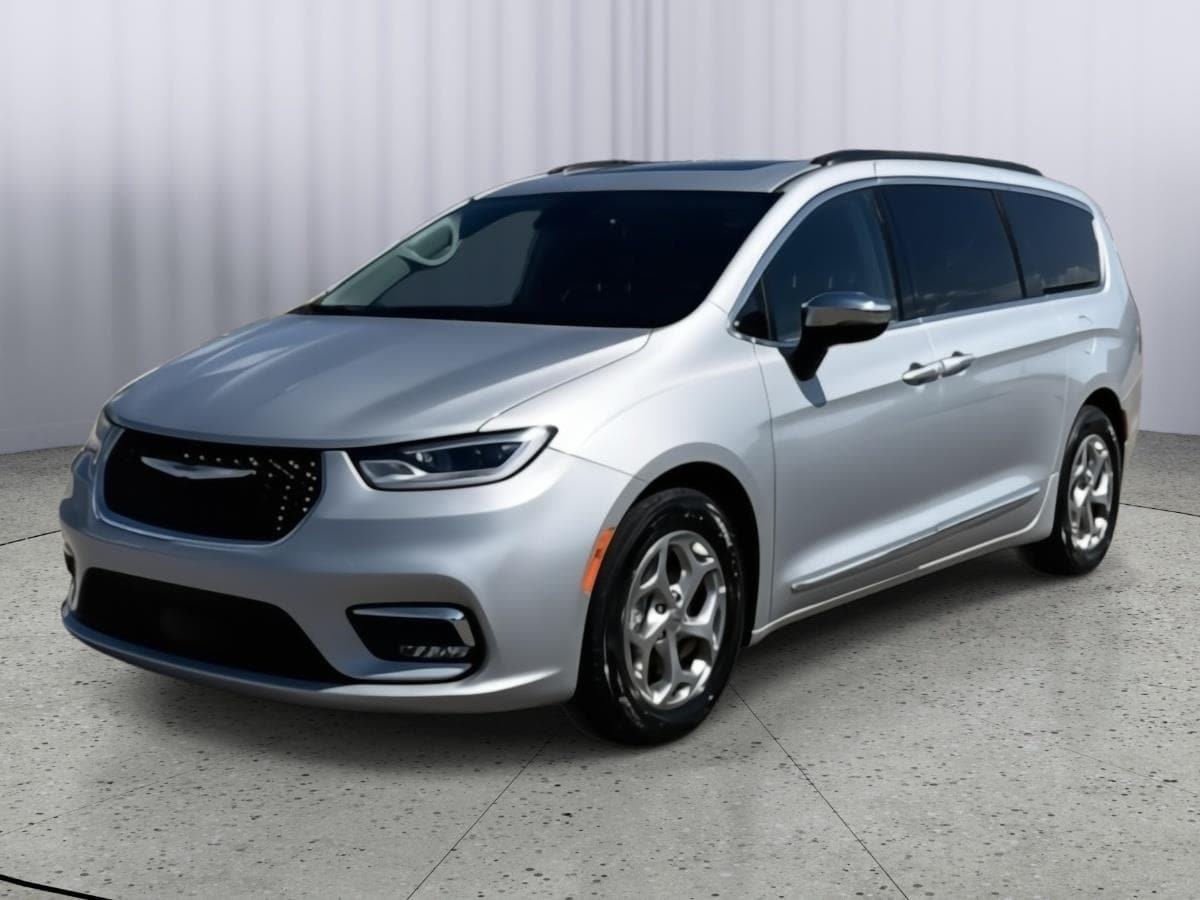 Used 2023 Chrysler Pacifica Limited with VIN 2C4RC1GG7PR606810 for sale in Sauk Centre, Minnesota