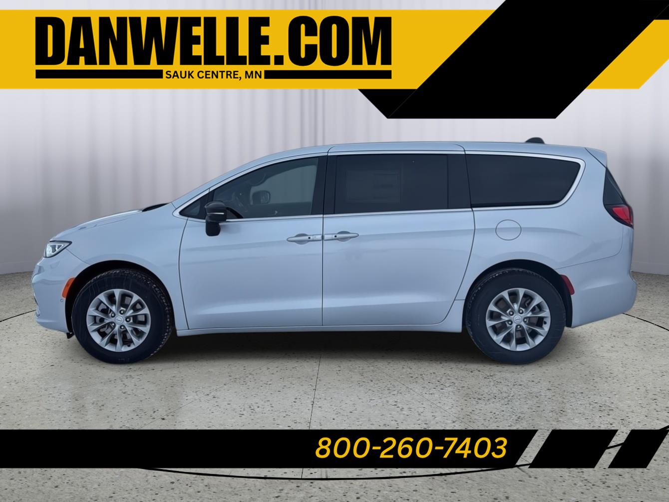 2026 Chrysler Pacifica Select AWD's photo