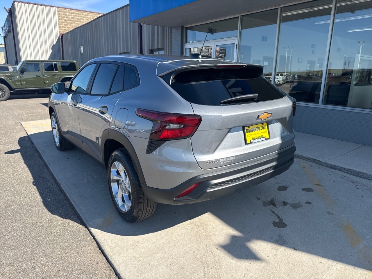 2025 Chevrolet Trax LS photo 3